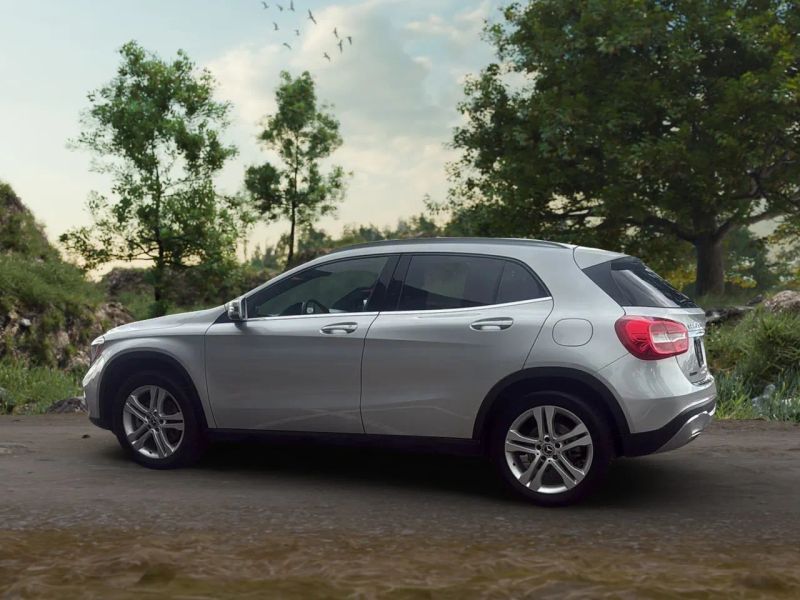 2018 Mercedes Benz GLA 250 4MATIC photo 4