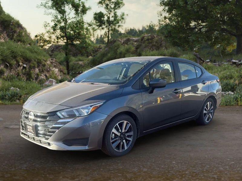 2023 Nissan Versa SV Sedan photo 2