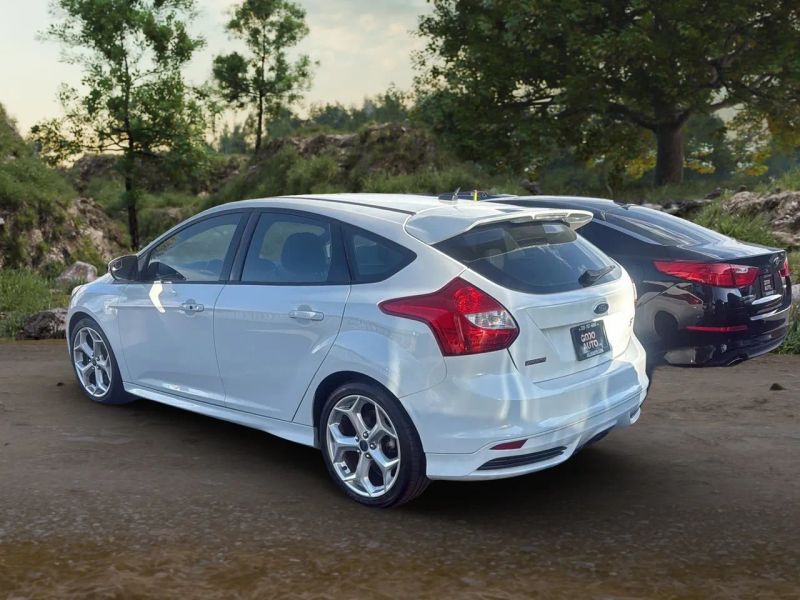 2014 Ford Focus ST photo 4