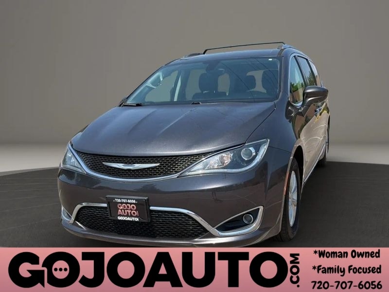 2018 Chrysler Pacifica Touring L's photo