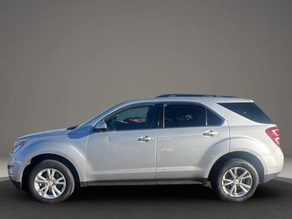 Used 2017 Chevrolet Equinox LT Sport Utility 4D SUV
