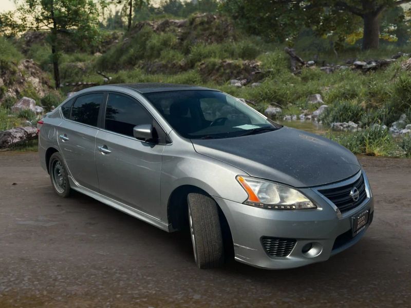 2014 Nissan Sentra SR photo 3