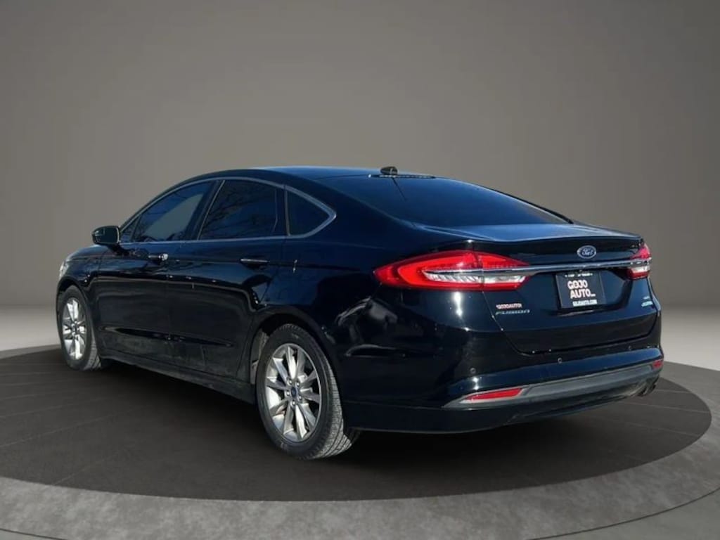 Used 2017 Ford Fusion SE Sedan 4D Sedan