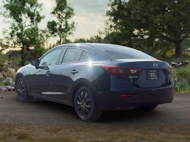 2018 Mazda Mazda3 Sport Sedan photo 4