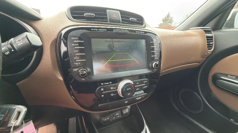 2016 Kia Soul + - Photo 18
