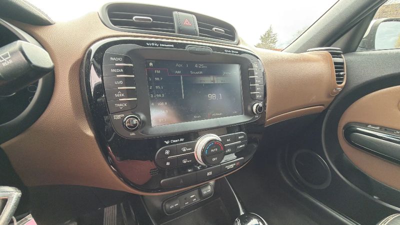 2016 Kia Soul + - Photo 17