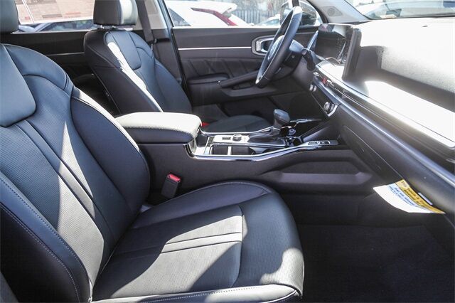 2025 Kia Sorento X-Line SX - Photo 14