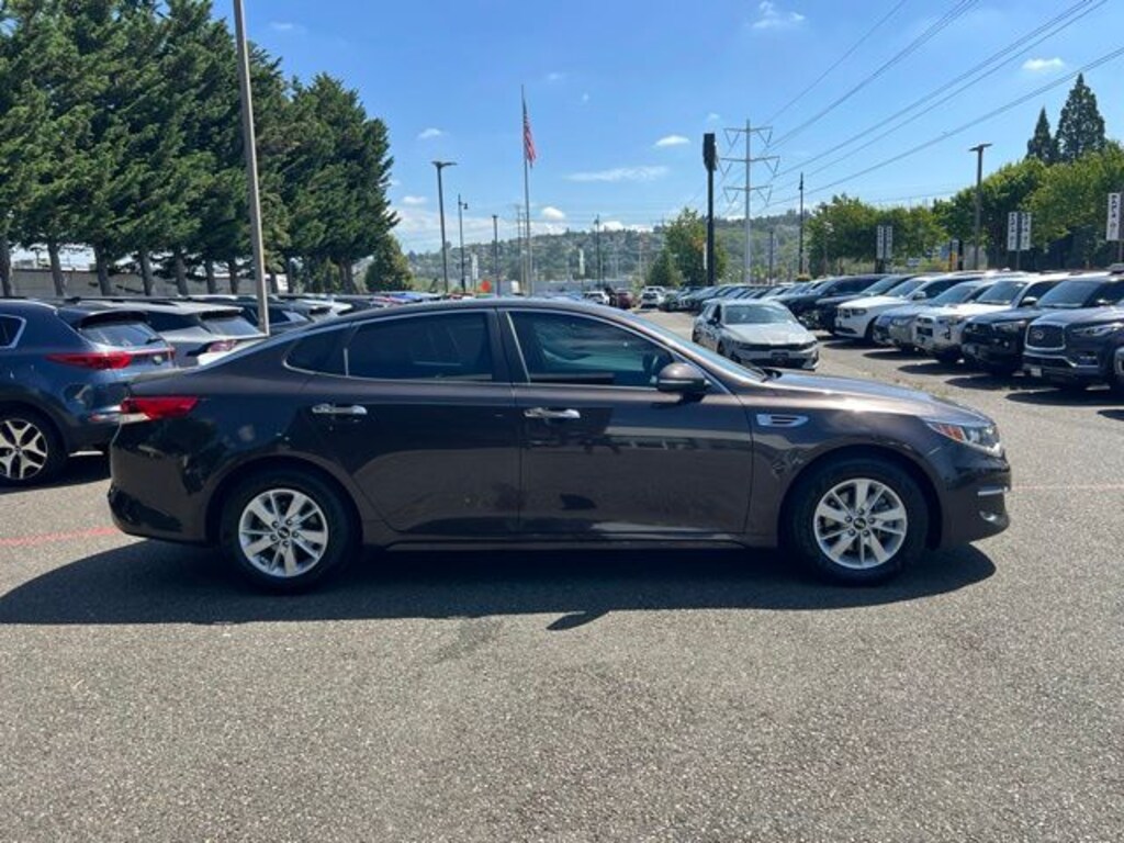 Used 2018 Kia Optima LX Sedan