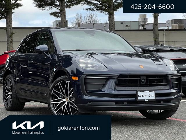 2022 Porsche Macan Base