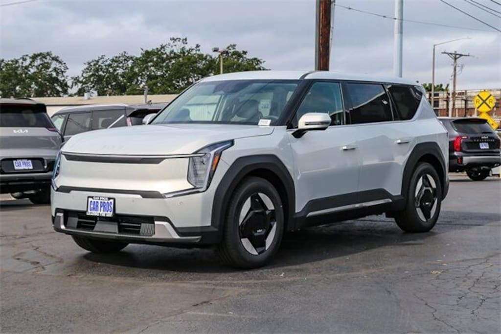 New 2026 Kia EV9 Light Short Range SUV