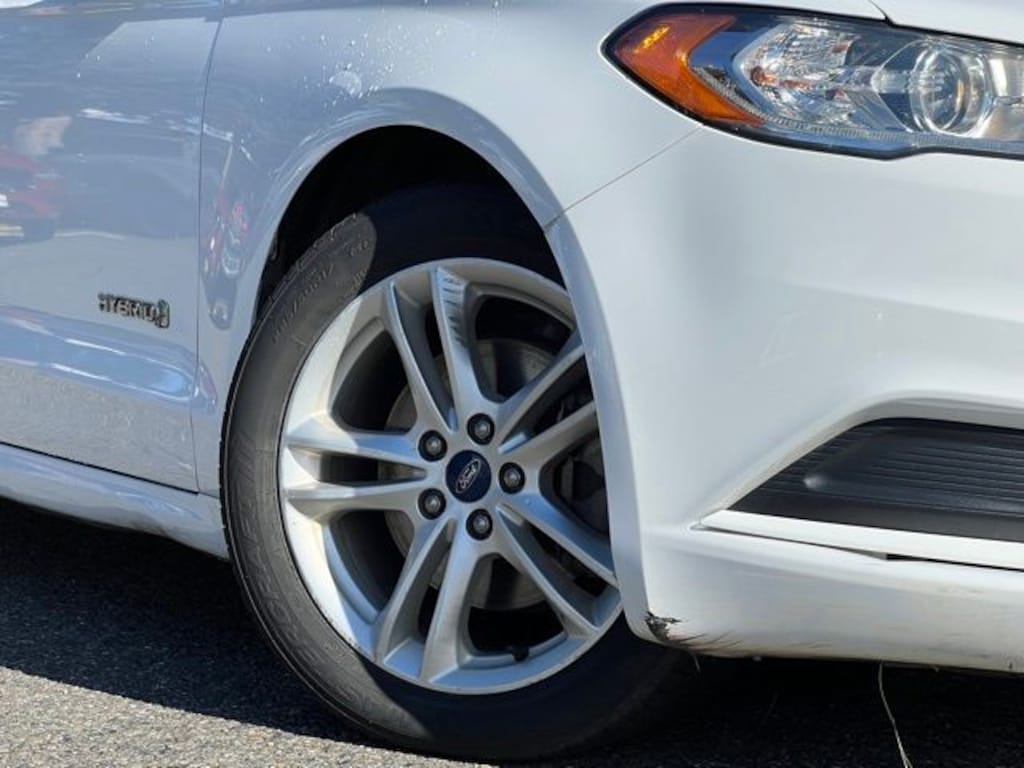 Used 2018 Ford Fusion Hybrid SE Sedan