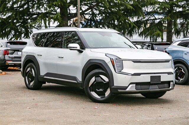 2026 Kia EV9 Wind's photo