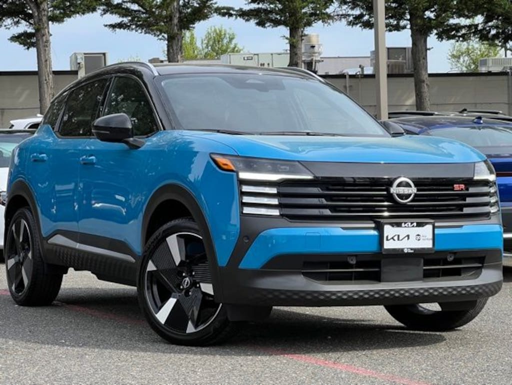 Used 2025 Nissan Kicks SR SUV