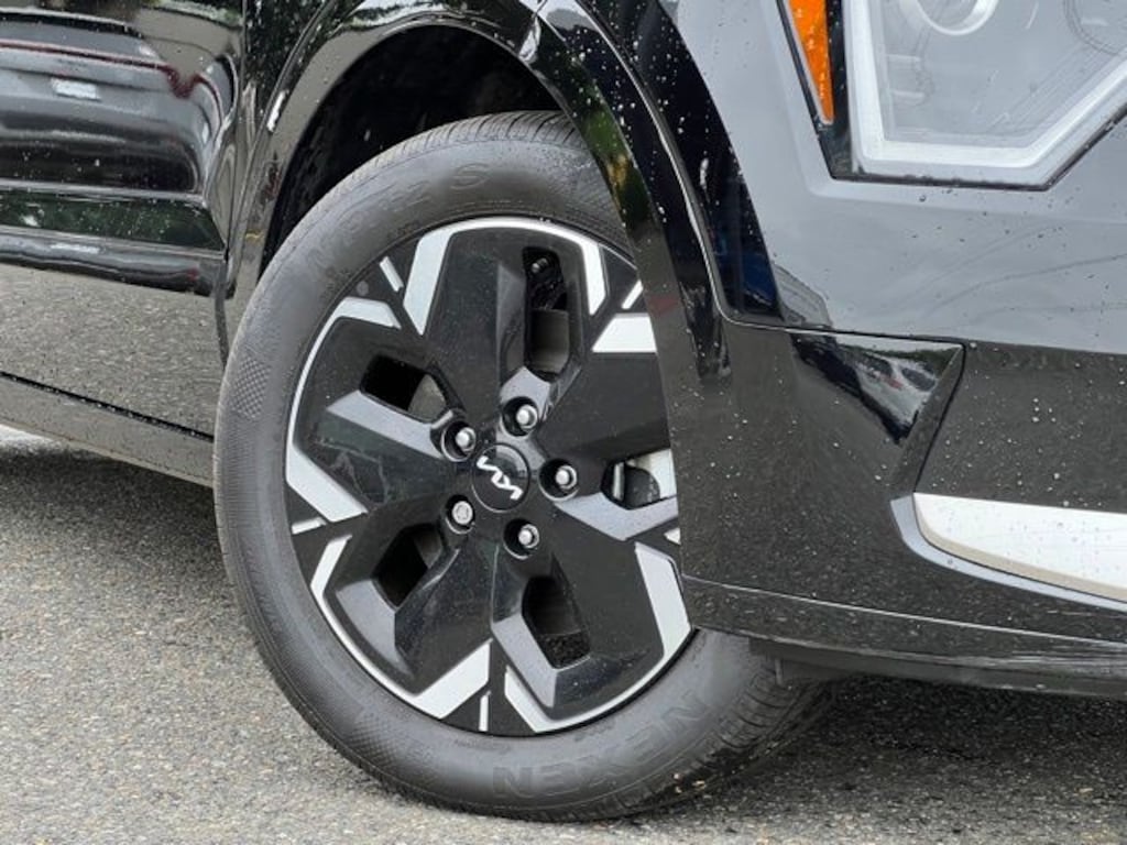 Used 2025 Kia Niro EV Wind SUV