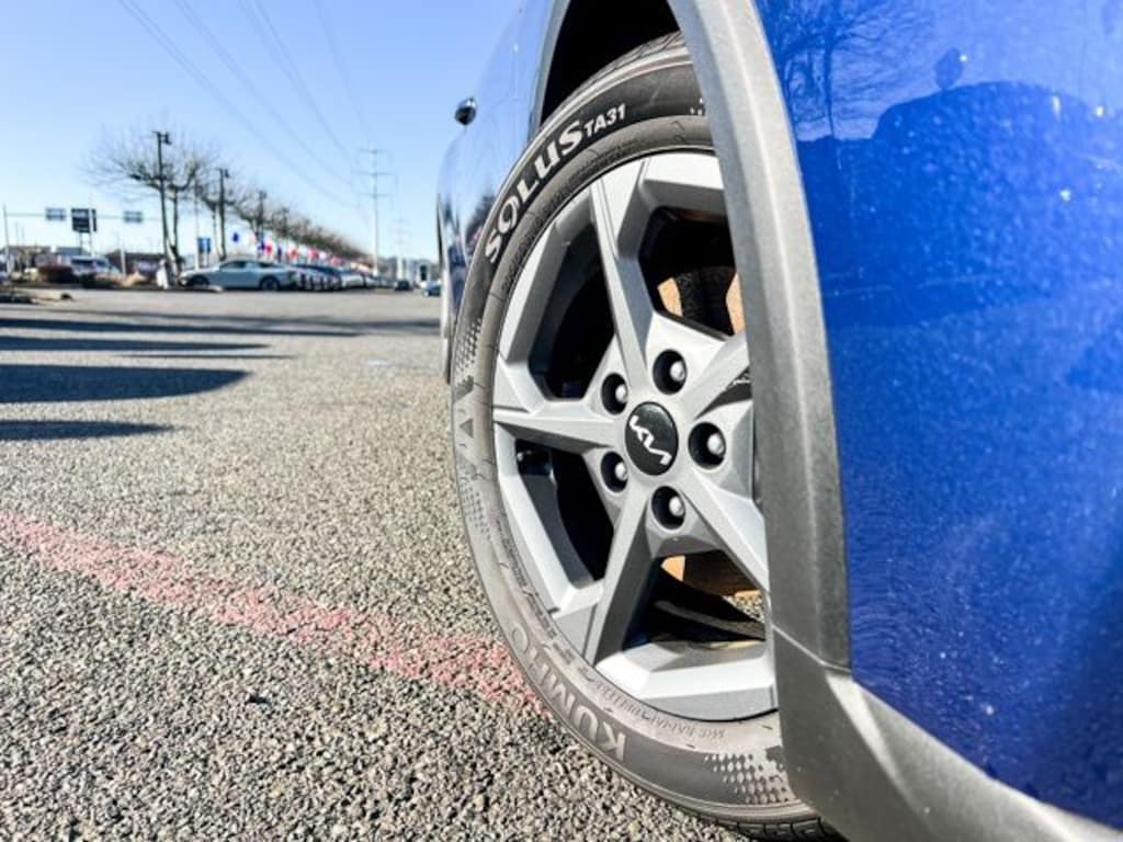 New 2025 Kia K4 LXS Sedan