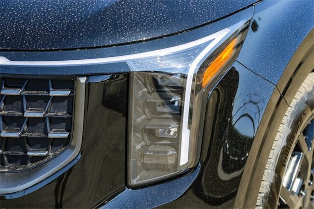 New 2026 Kia Carnival SX Van Passenger Van