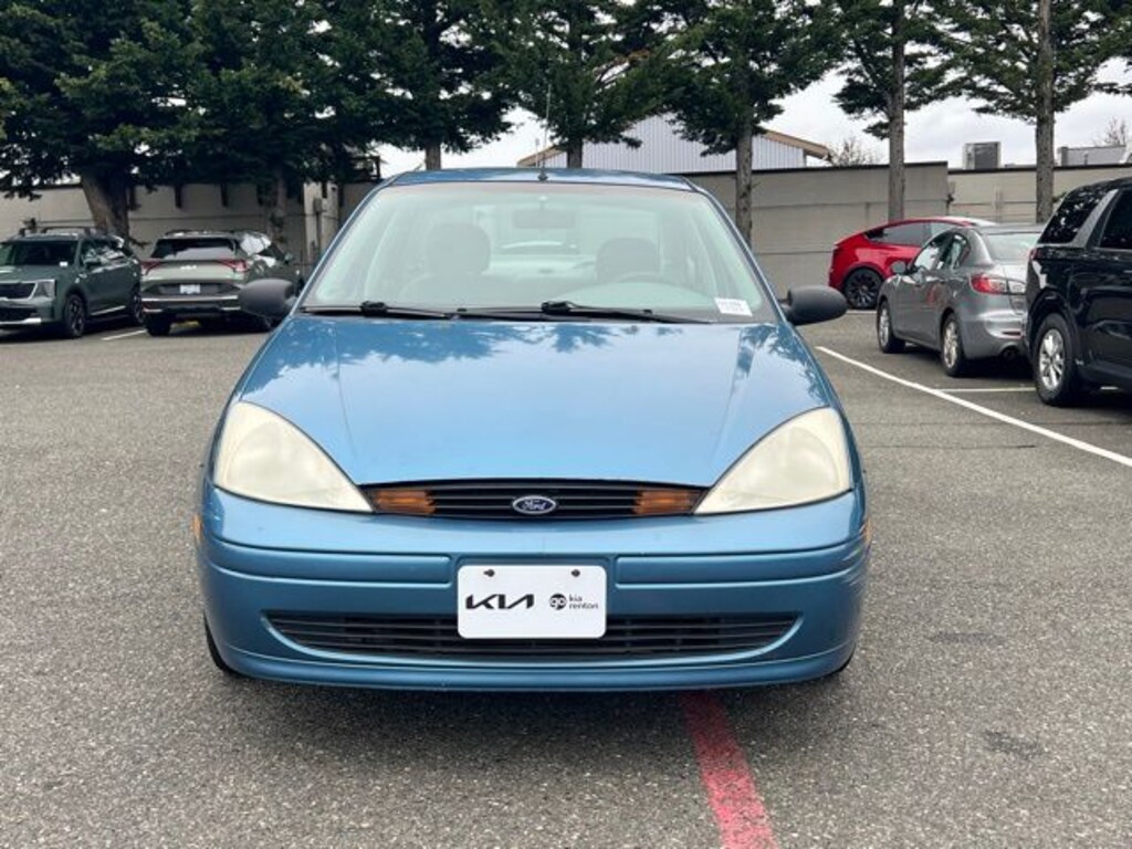 Used 2000 Ford Focus SE Sedan