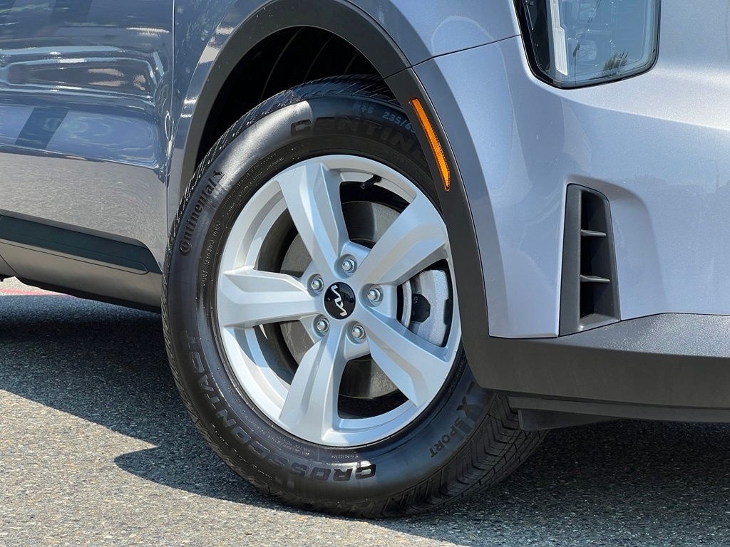 Certified 2025 Kia Sorento LX SUV