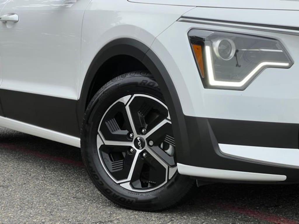 Certified 2023 Kia Niro EX SUV