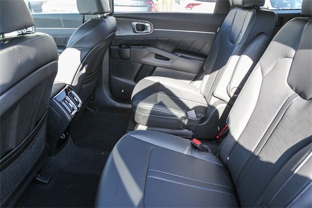 2025 Kia Sorento X-Line SX - Photo 16