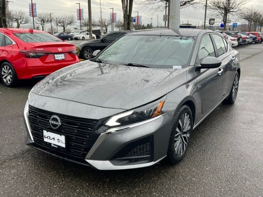 Used 2023 Nissan Altima 2.5 SV Sedan