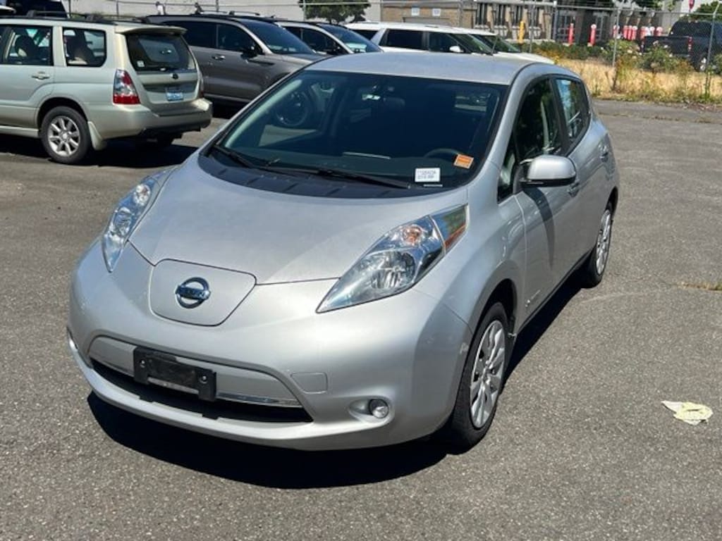 Used 2016 Nissan LEAF S Hatchback