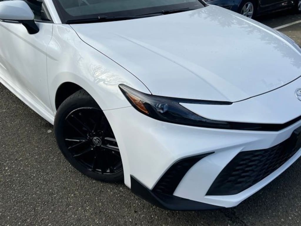 Used 2025 Toyota Camry SE Sedan