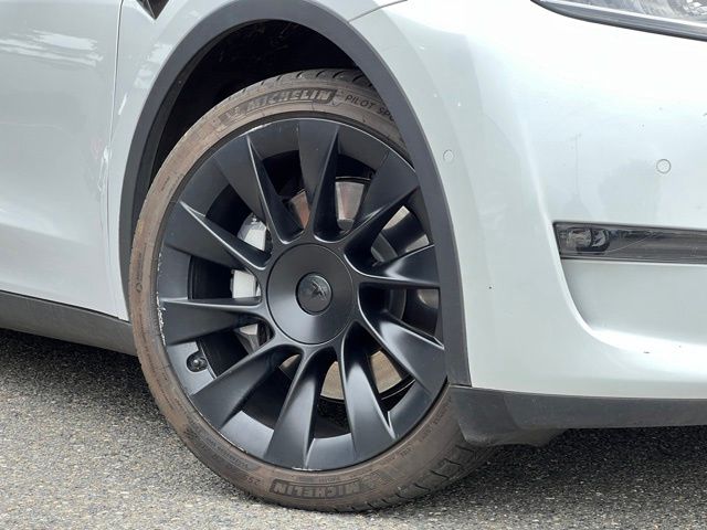 Used 2021 Tesla Model Y Long Range with VIN 5YJYGAEE3MF189114 for sale in Renton, WA
