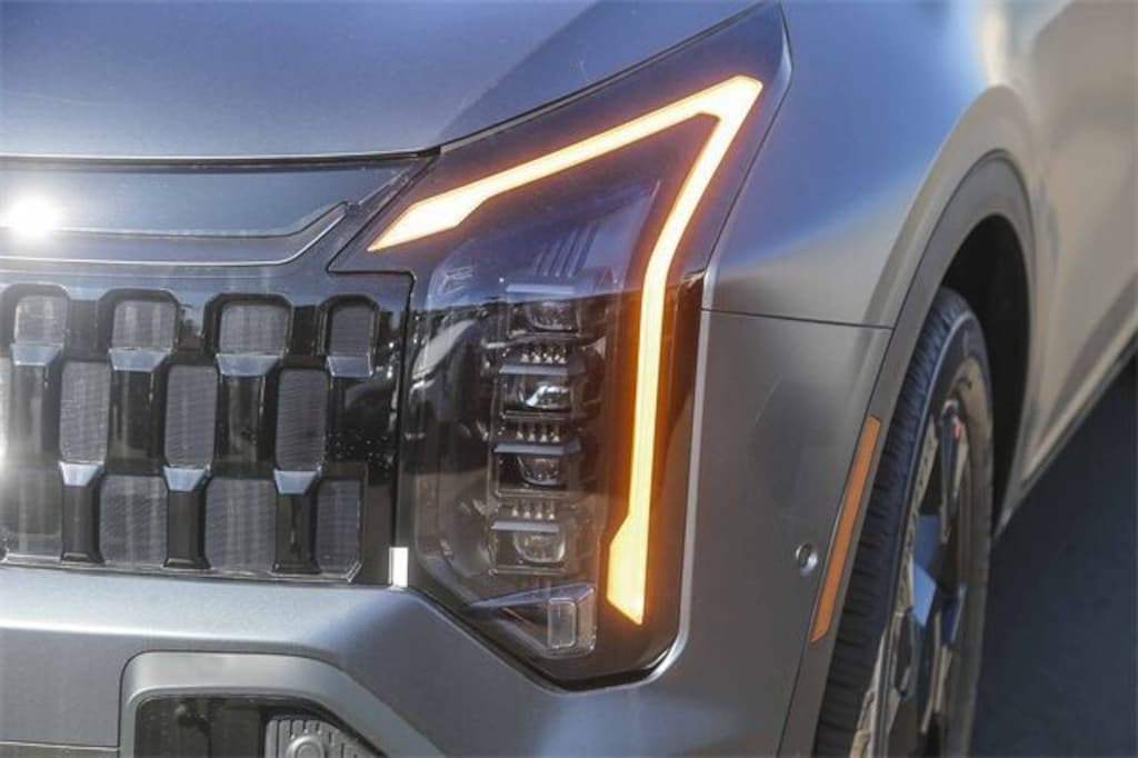 New 2026 Kia Sportage Plug-In Hybrid X-Line Prestige SUV