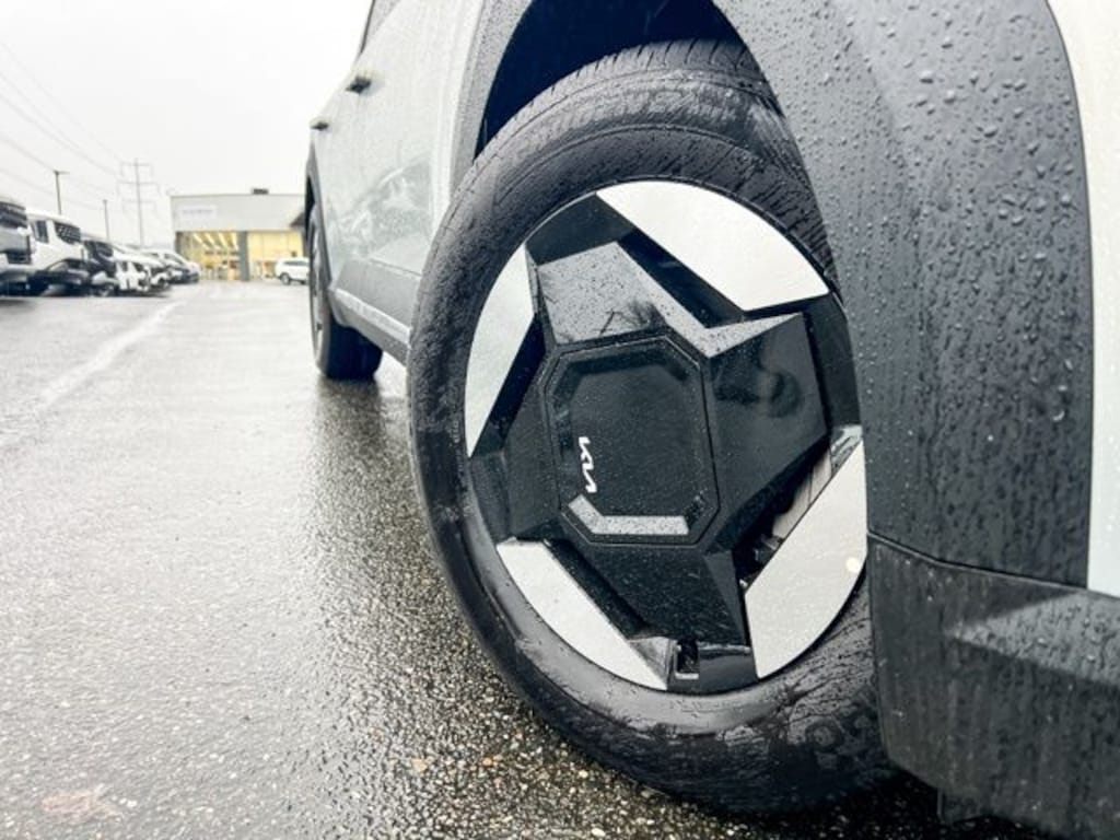 New 2026 Kia EV9 Light Short Range SUV