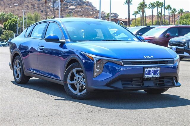 2025 Kia K4 LXS's photo