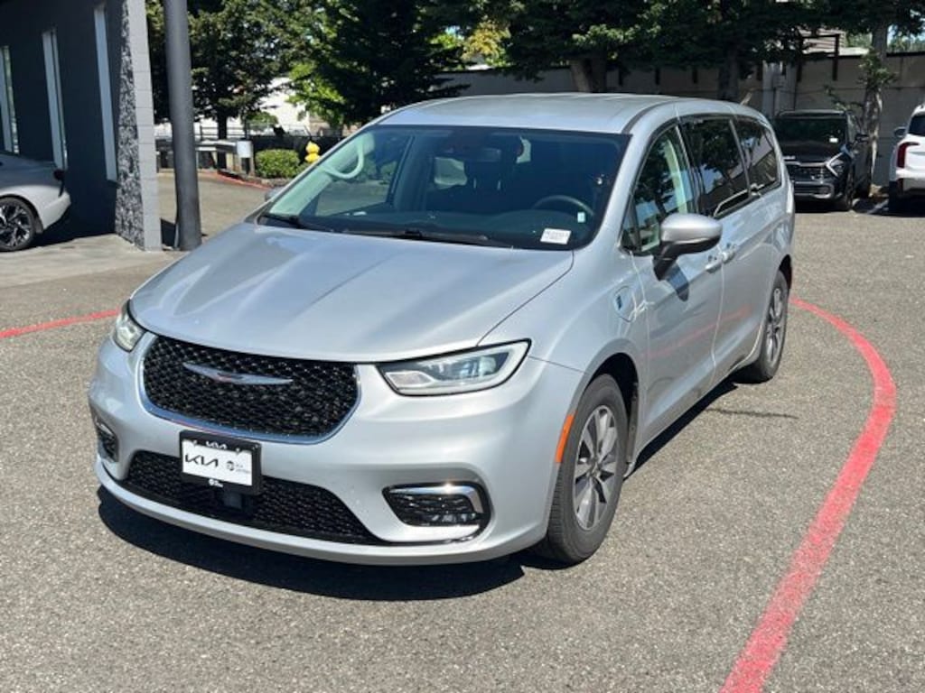 Used 2023 Chrysler Pacifica Plug-In Hybrid Touring L Van Passenger Van