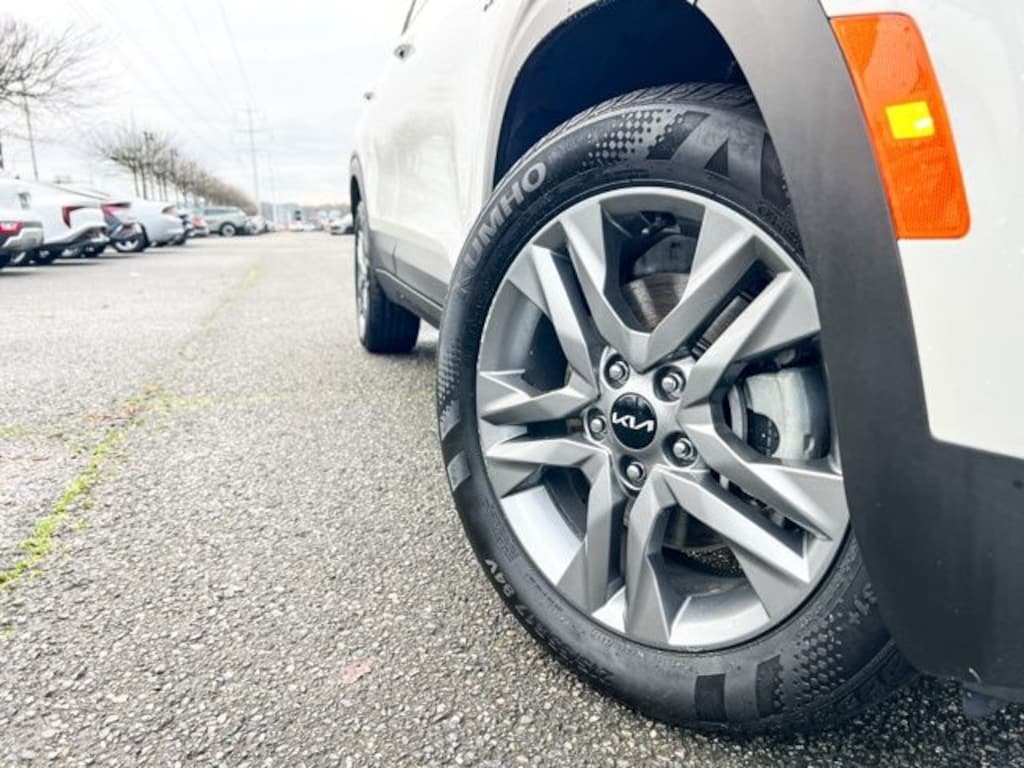 Certified 2023 Kia Seltos LX SUV