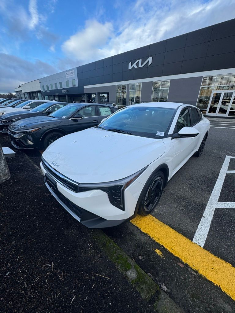 2025 Kia K4 EX's photo