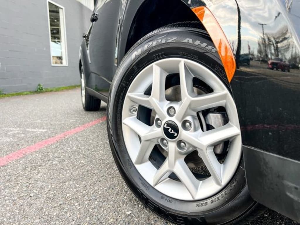 Certified 2023 Kia Soul LX Hatchback