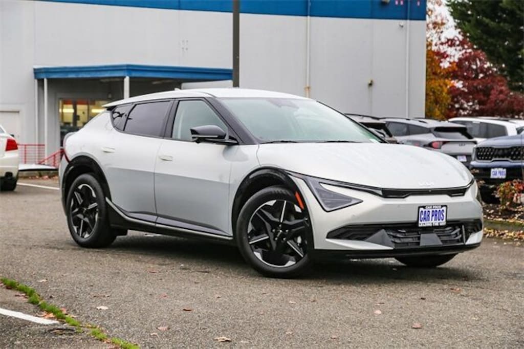 New 2025 Kia EV6 Wind SUV