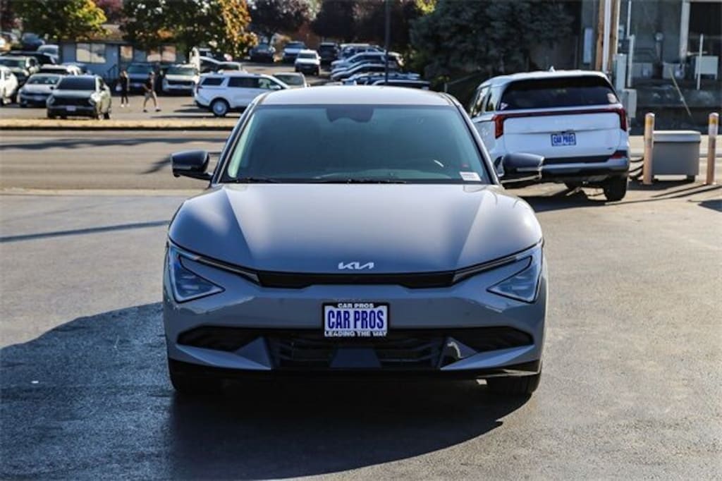 New 2025 Kia EV6 Wind SUV