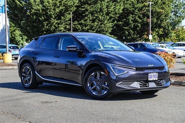 2025 Kia EV6 Light's photo