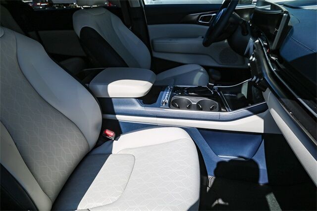 2026 Kia Carnival SX - Photo 12