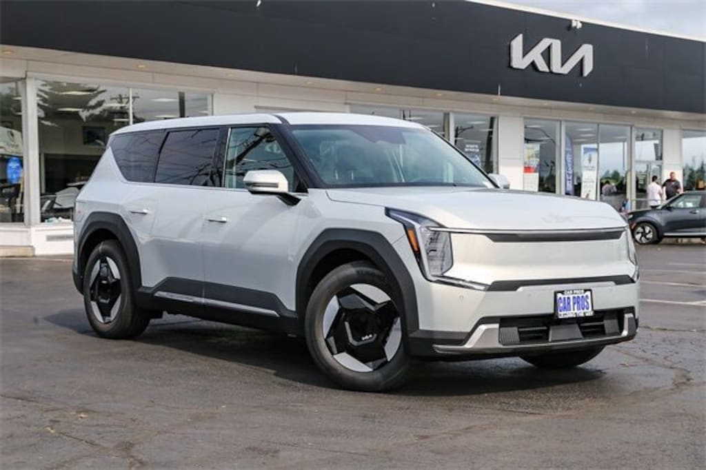 New 2026 Kia EV9 Light Short Range SUV