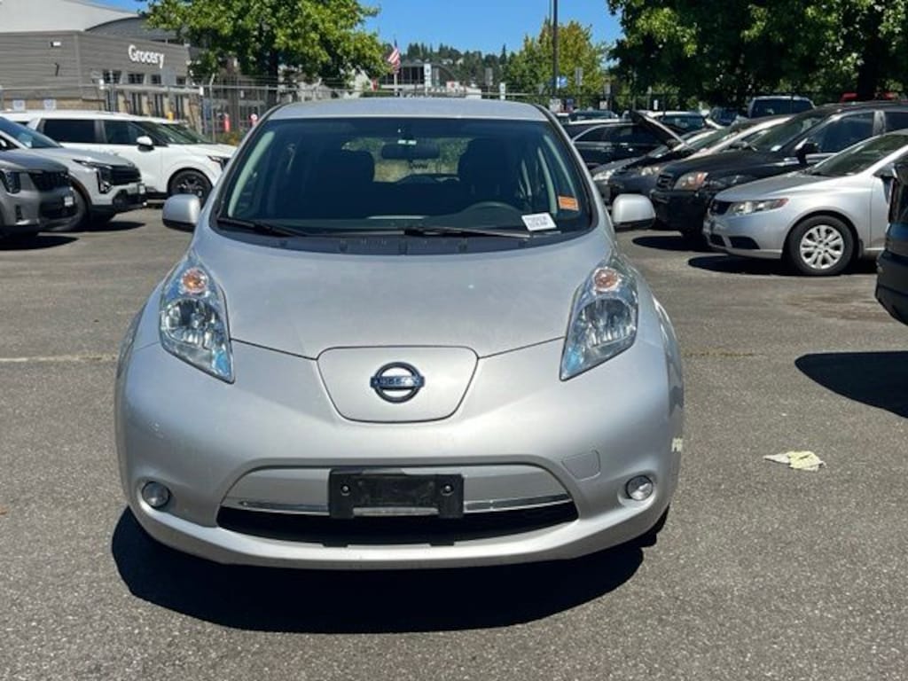 Used 2016 Nissan LEAF S Hatchback