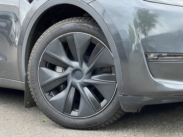 Used 2024 Tesla Model Y Long Range with VIN 7SAYGAEE3RF205046 for sale in Renton, WA