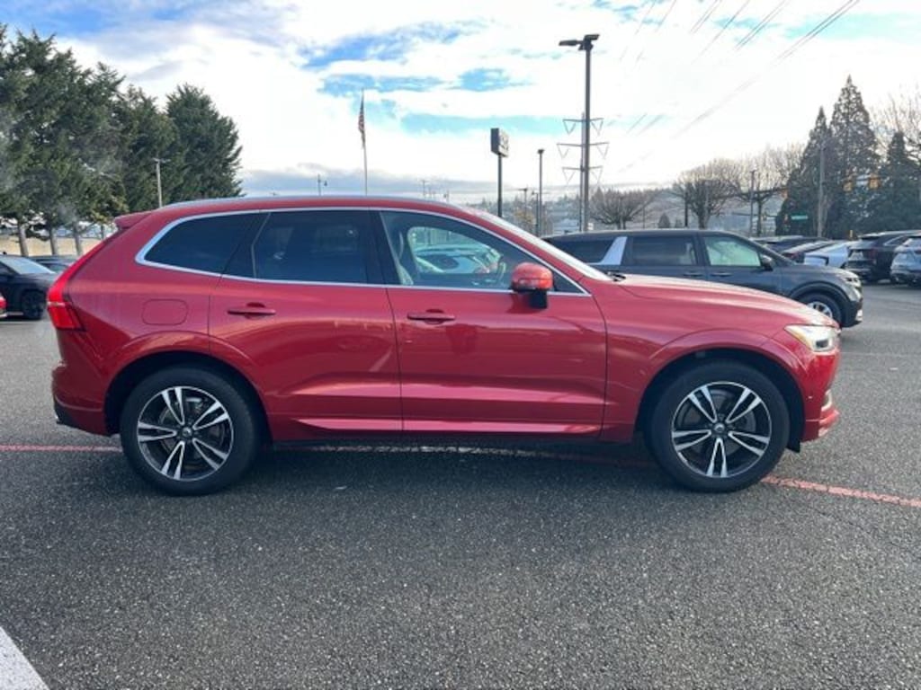 Used 2018 Volvo XC60 T6 Momentum SUV