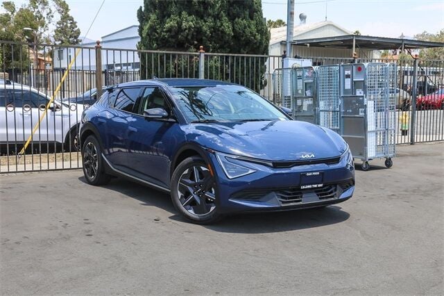 2025 Kia EV6 Light L/R's photo