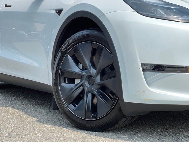 Used 2024 Tesla Model Y Long Range with VIN 7SAYGAEE4RF159307 for sale in Renton, WA