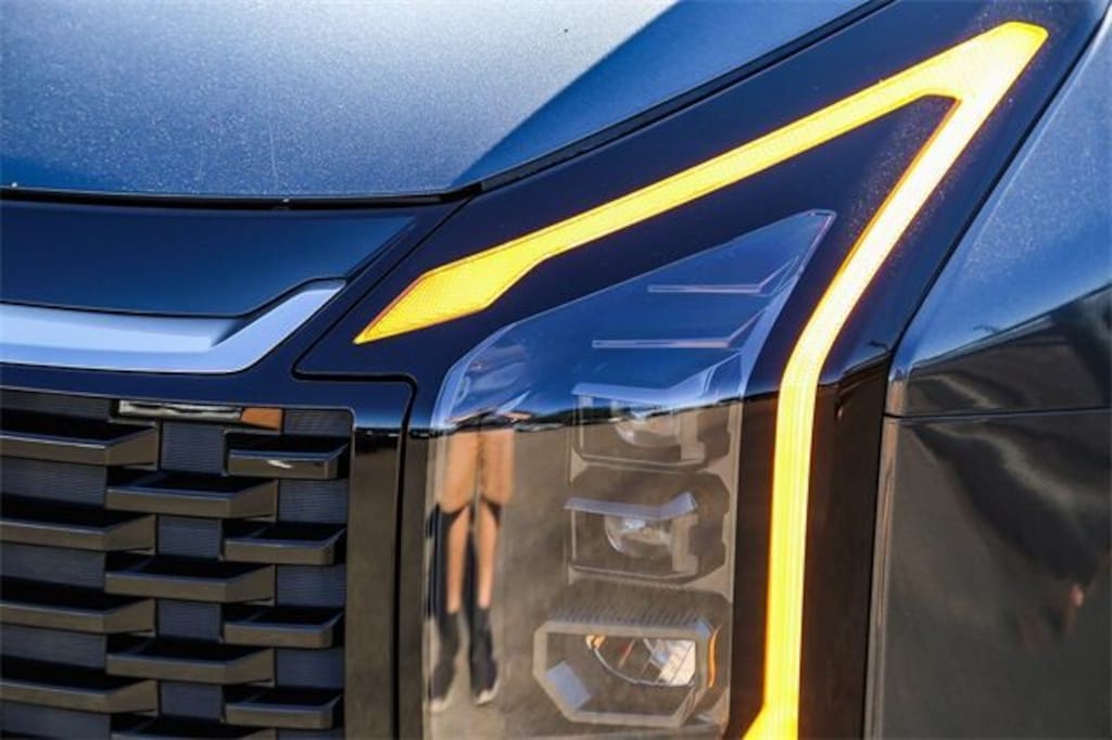 New 2026 Kia Sportage Hybrid EX SUV