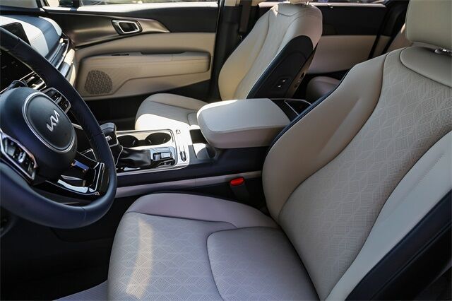 2026 Kia Carnival SX - Photo 13