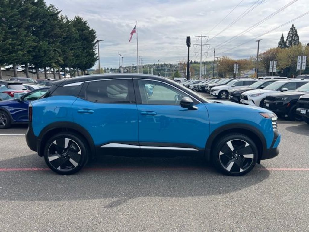 Used 2025 Nissan Kicks SR SUV