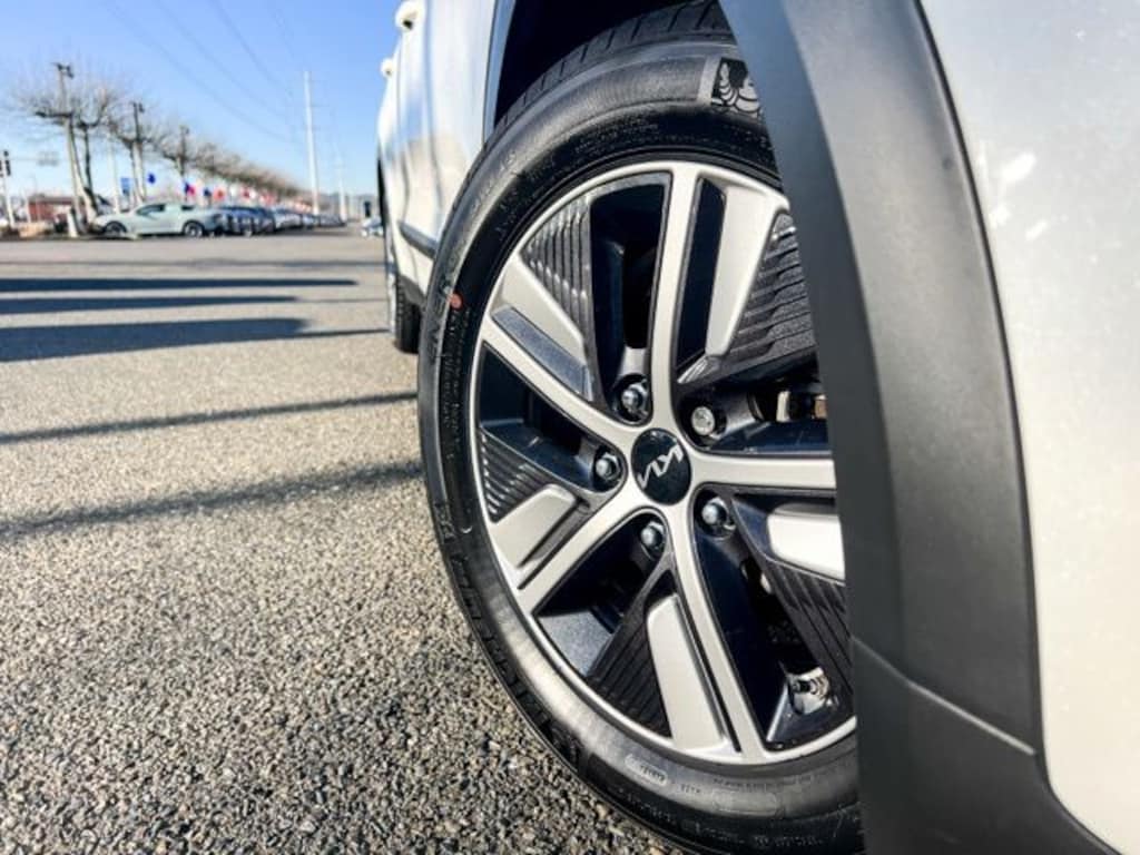 Certified 2022 Kia Niro LXS SUV