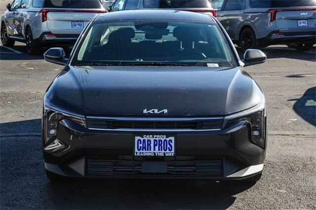 2025 Kia K4 LXS's photo